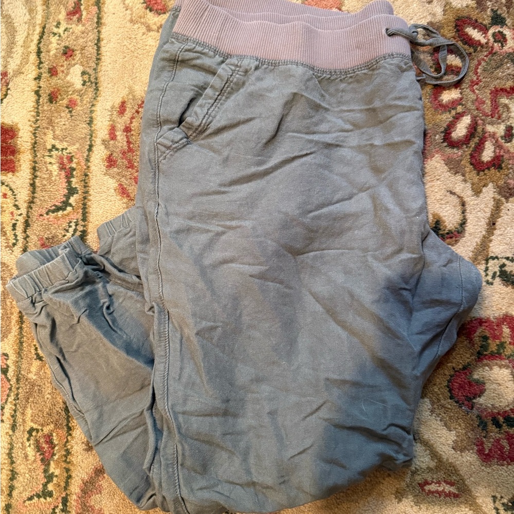 Old Navy Gray Knit Waistband Top